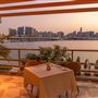 Cafe Milano - Four Seasons Hotel