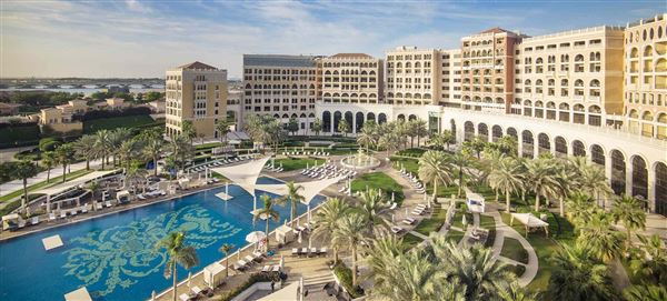 The Ritz-Carlton Abu Dhabi, Grand Canal (7/1/2023)