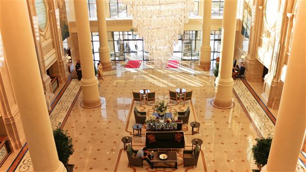 The Ritz-Carlton Abu Dhabi, Grand Canal (1/1/2022)