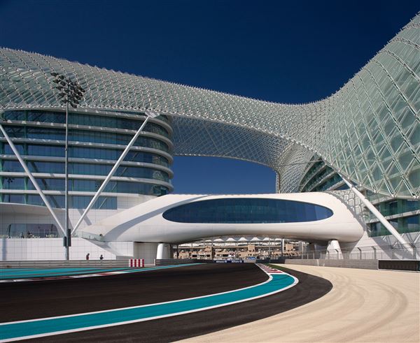 W Abu Dhabi - Yas Island (1/1/2022)