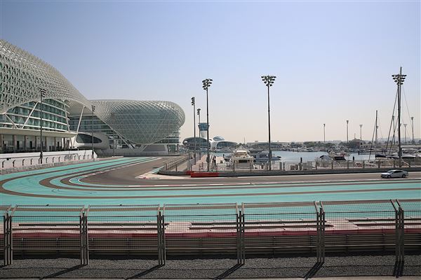 W Abu Dhabi - Yas Island (1/1/2022)