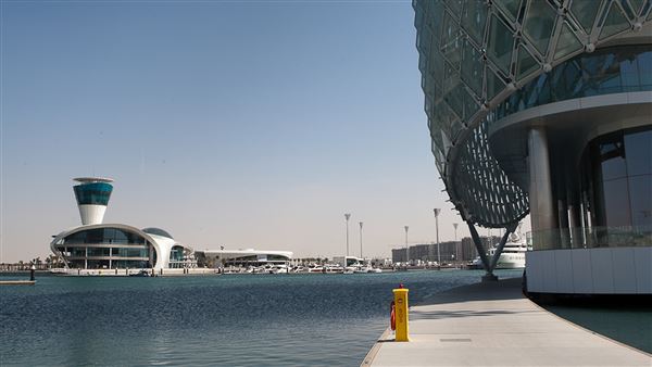 W Abu Dhabi - Yas Island (1/1/2022)