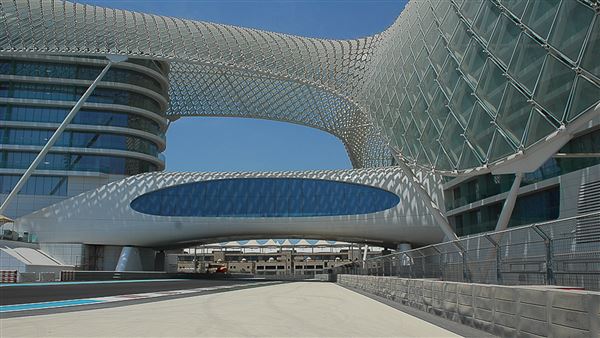 W Abu Dhabi - Yas Island (1/1/2022)